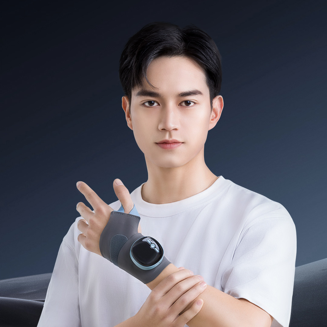 Напульсники для зала с подогревом и массажем Tech Love