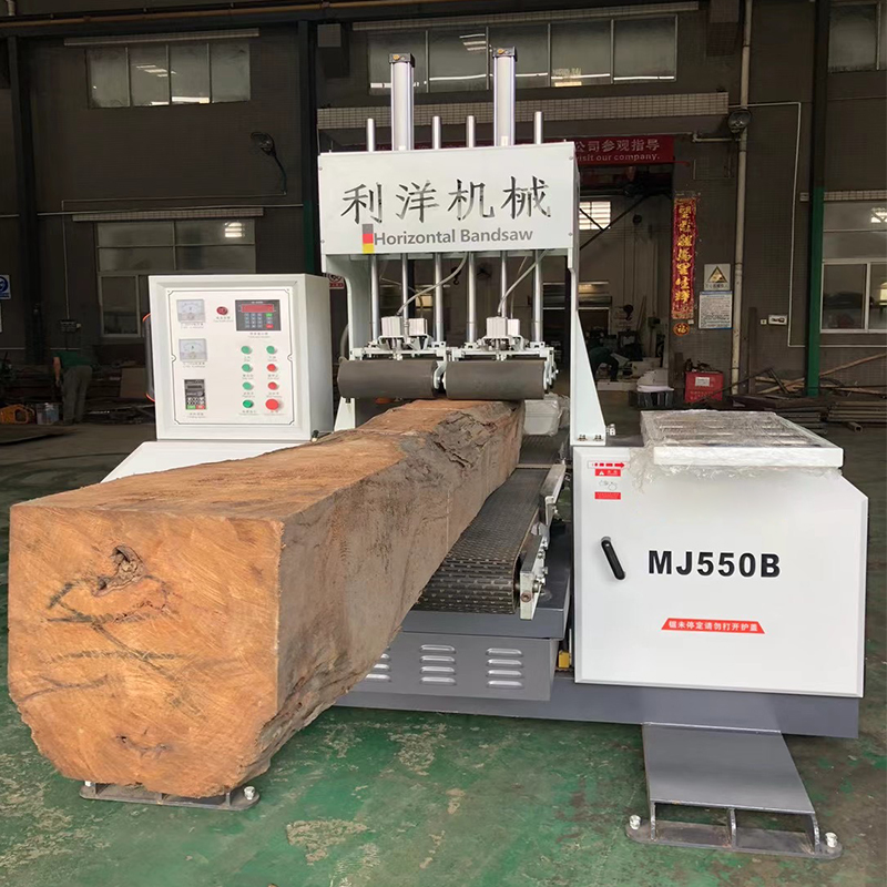 Ленточнопильный станок по дереву для распиловки