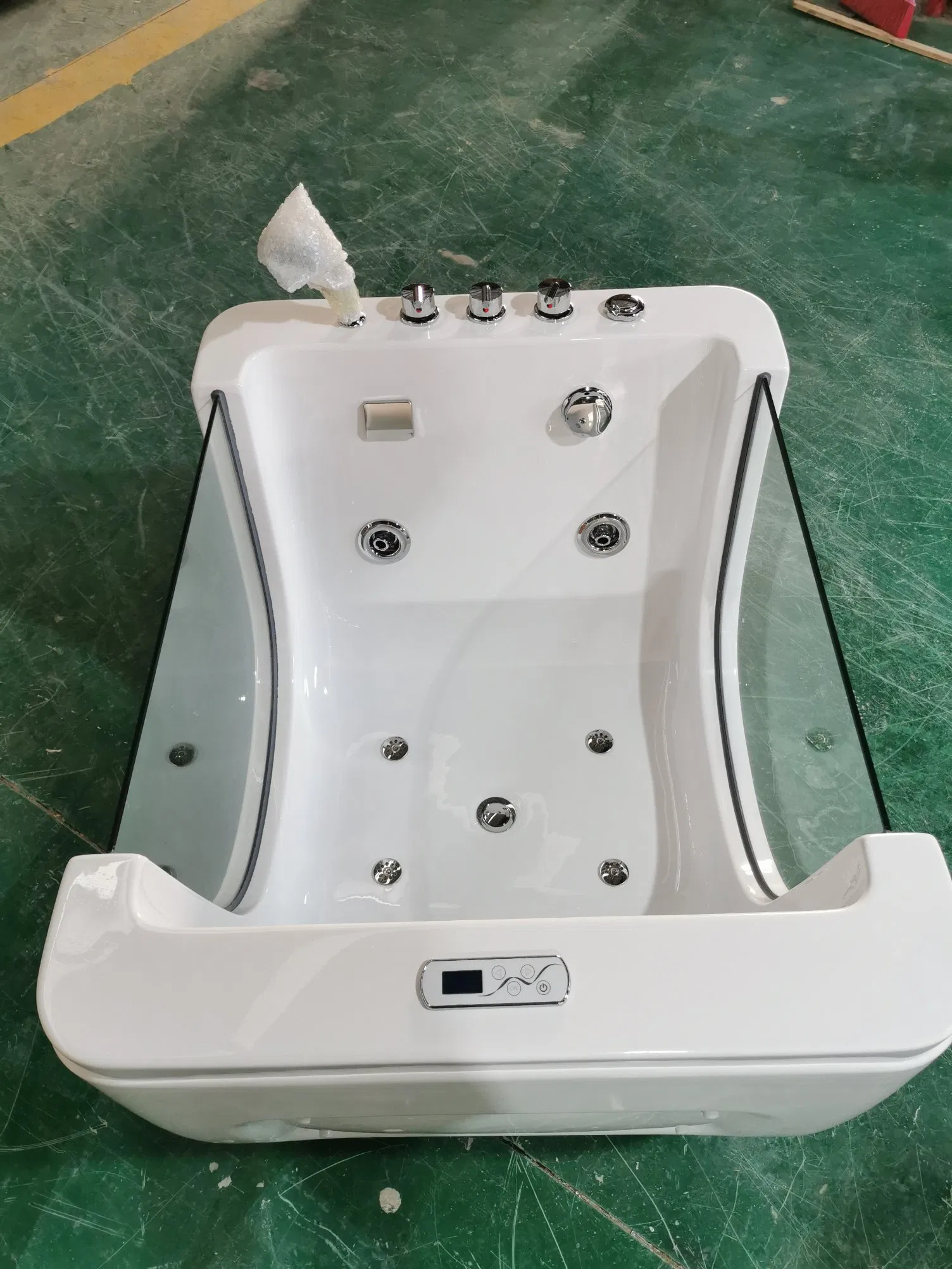 Детская ванночка с подсветкой и аксессуарами