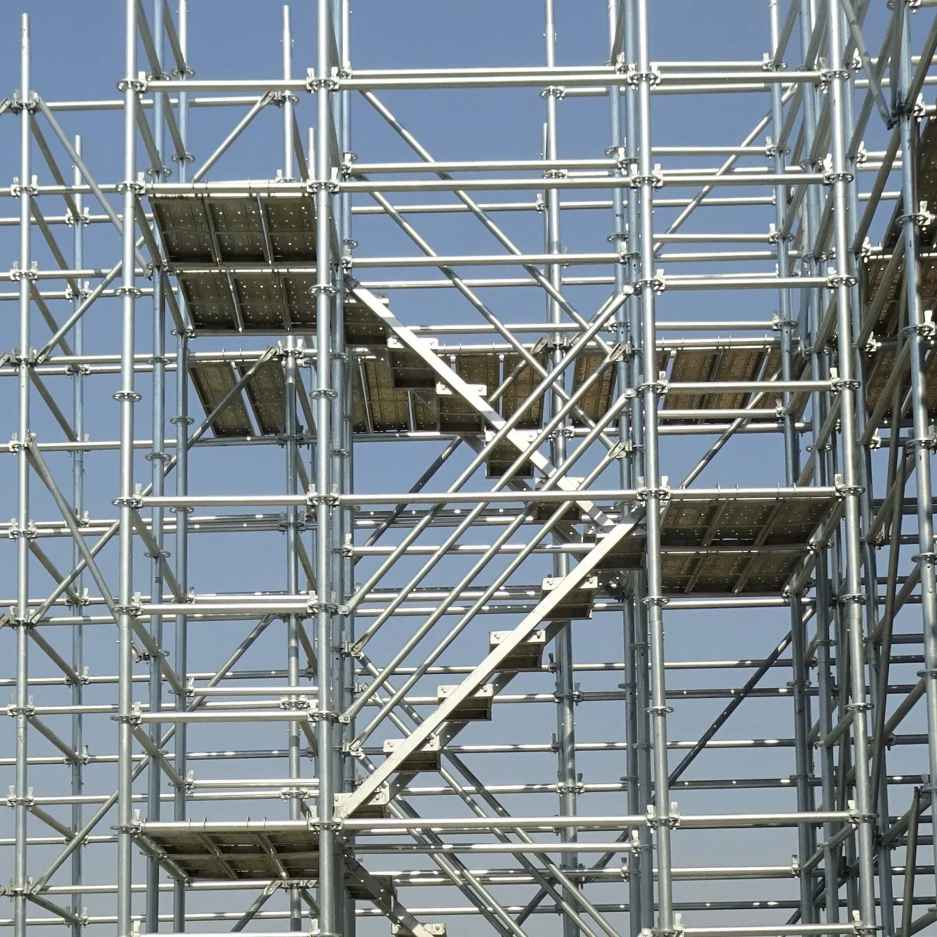 Ring Lock Scaffolding/Scaffold Staircase/ Ladder for Various Kinds Construction Pre-Galvanized