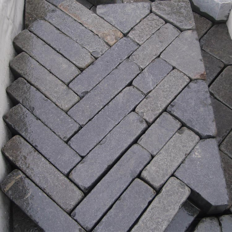 Flamed and Tumbled Black Basalt Stone Bricks for Outdoor Patio Pavers