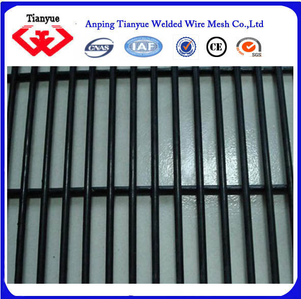 Hot Dipped Galvanized Guarding Mesh Fence / Safety Guard Fencing