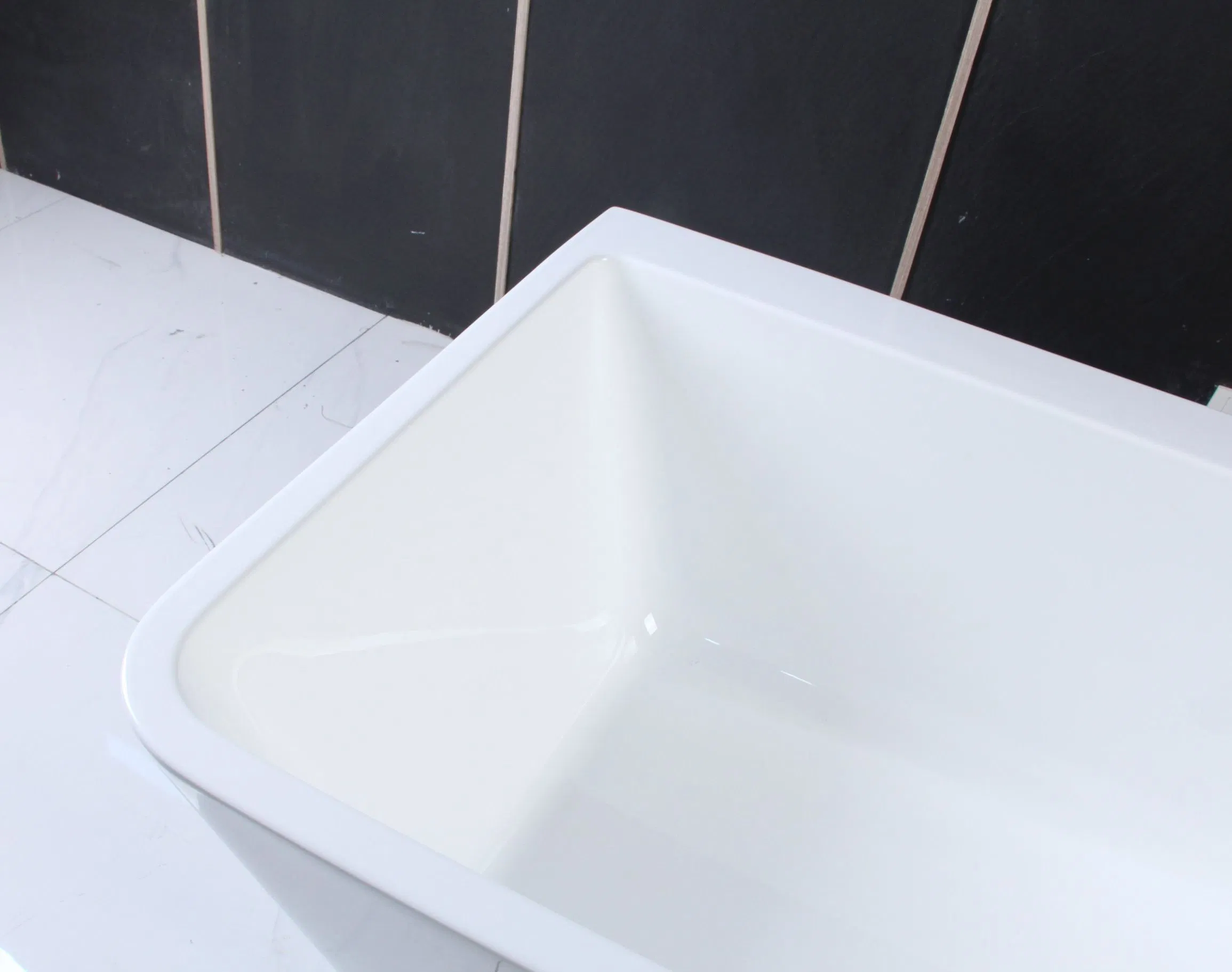 Factory Price Luxury Cupc Square Design Acrylic Freestanding Tub Resin Bathing