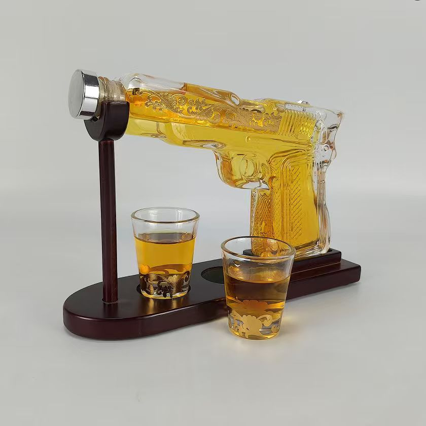 Elegant Gold Flower Design Glass Decanter for Home Bar