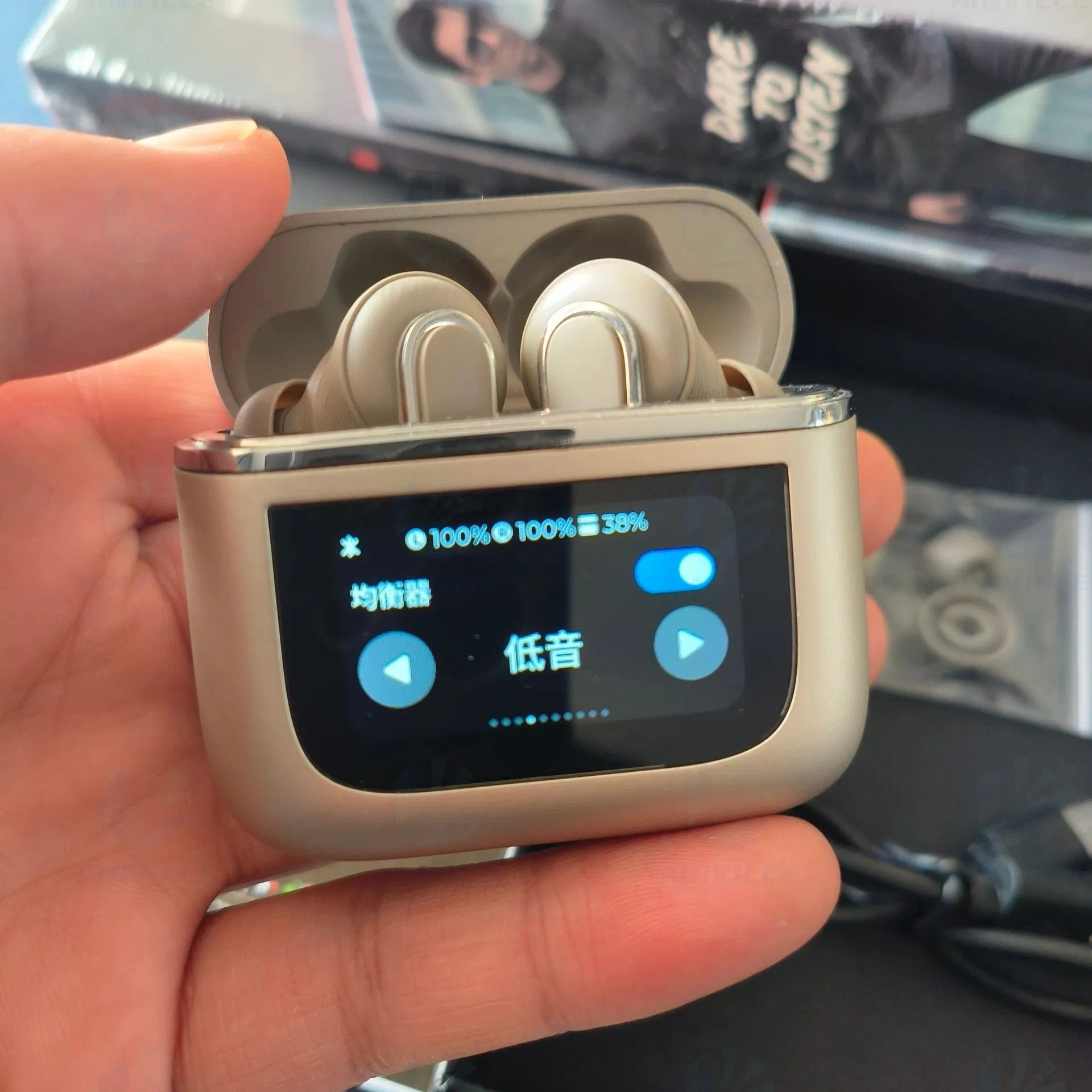 Игровые наушники V8 с LED-подсветкой и сенсорным управлением