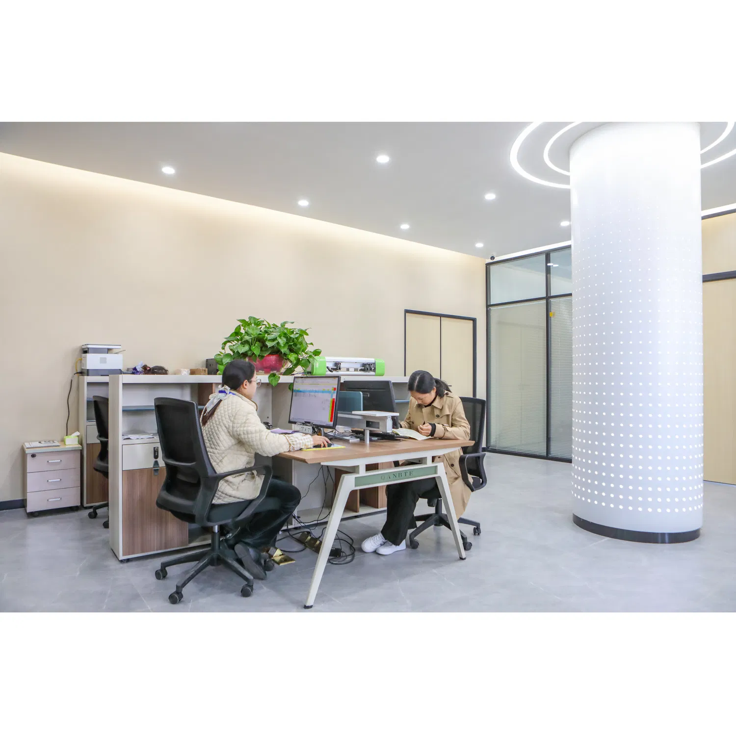 Custom Sticker Private Bottle Packaging Personal Waterproof Self Adhesive Roll Vinyl