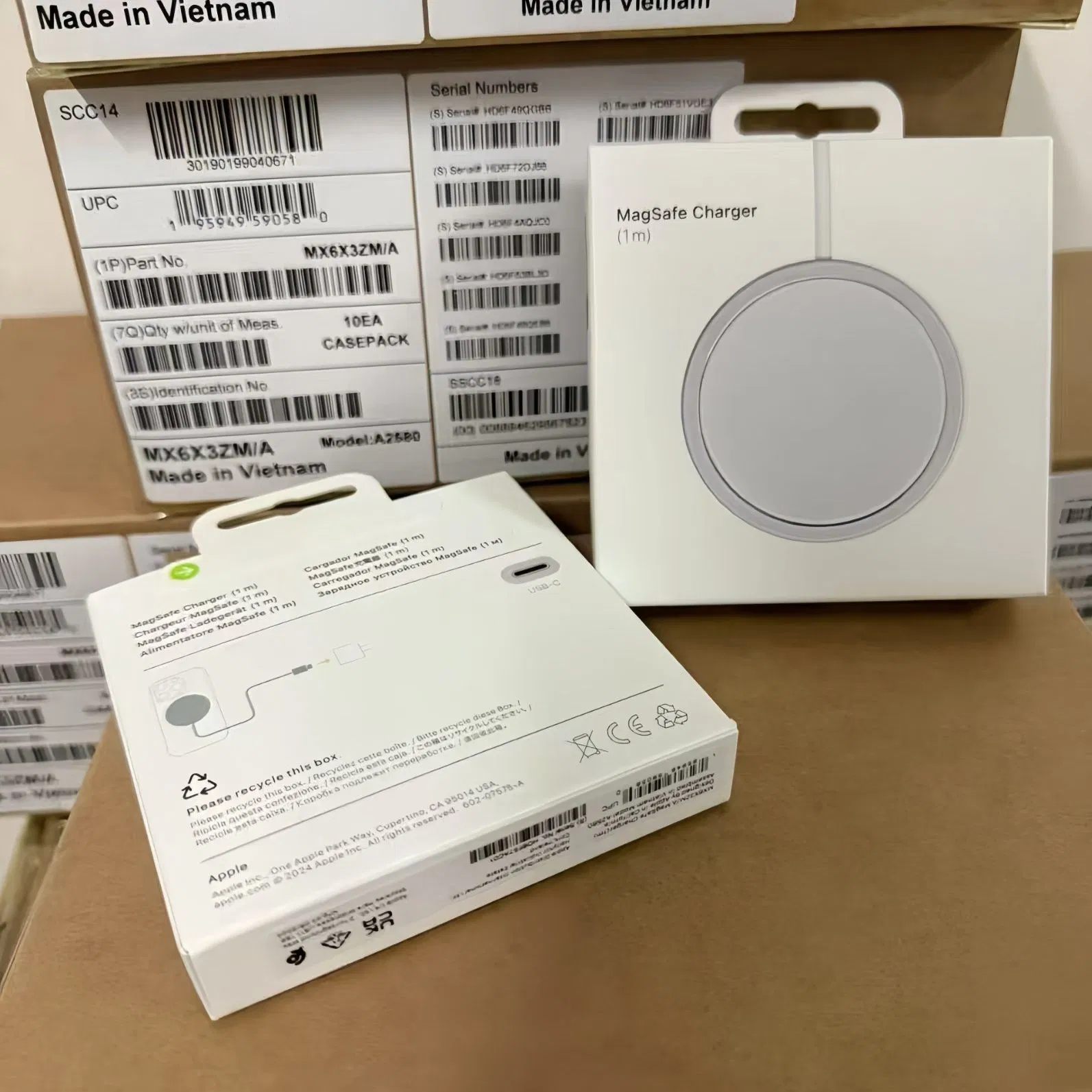 High Quality Latest Magsafe USB-C 15W 1: 1 Restoration Stable Magnetic Wireless Fast Charging Charger