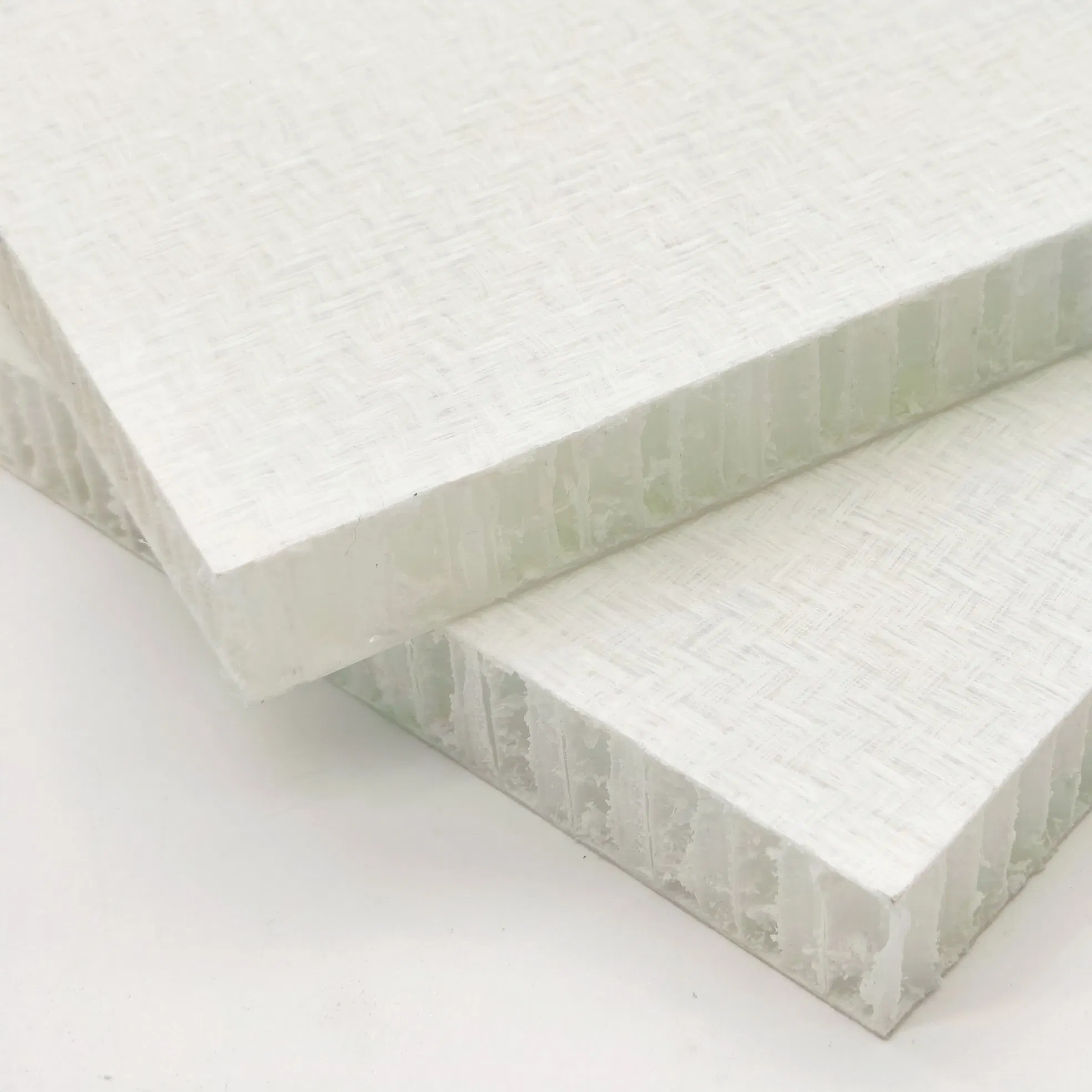 Plastic Honeycomb Sandwich Panels Are Used in Dry Cargo Compartments, Which Are Light and Energy-Saving
