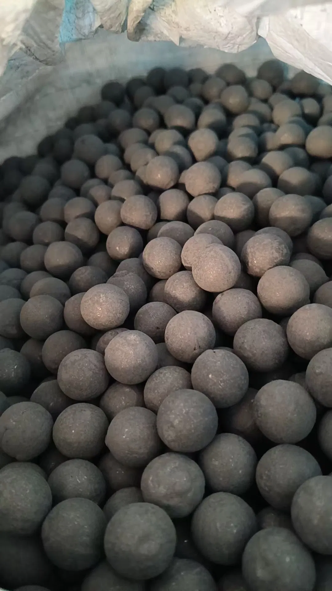 80 mm Quenched High Chrome Cast Grinding Steel Ball with Best Quality