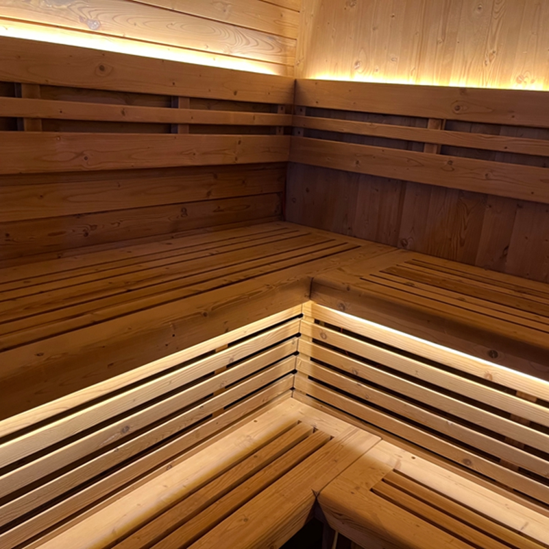 Традиционная уличная сауна-бочка из термодерева