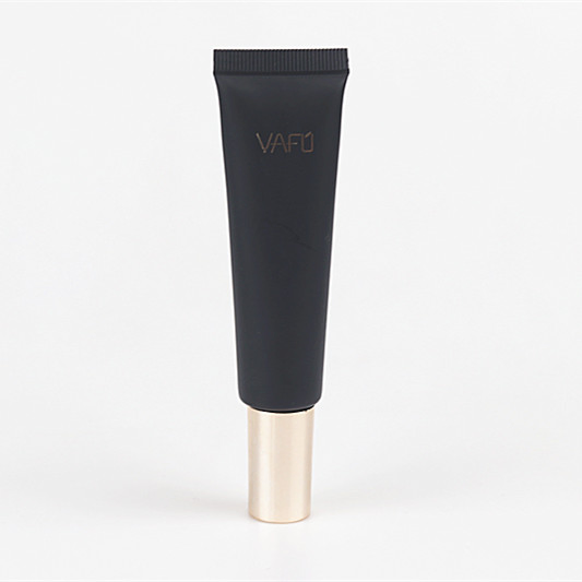 All-Day Wear Eyeshadow Base for Vibrant Color Application