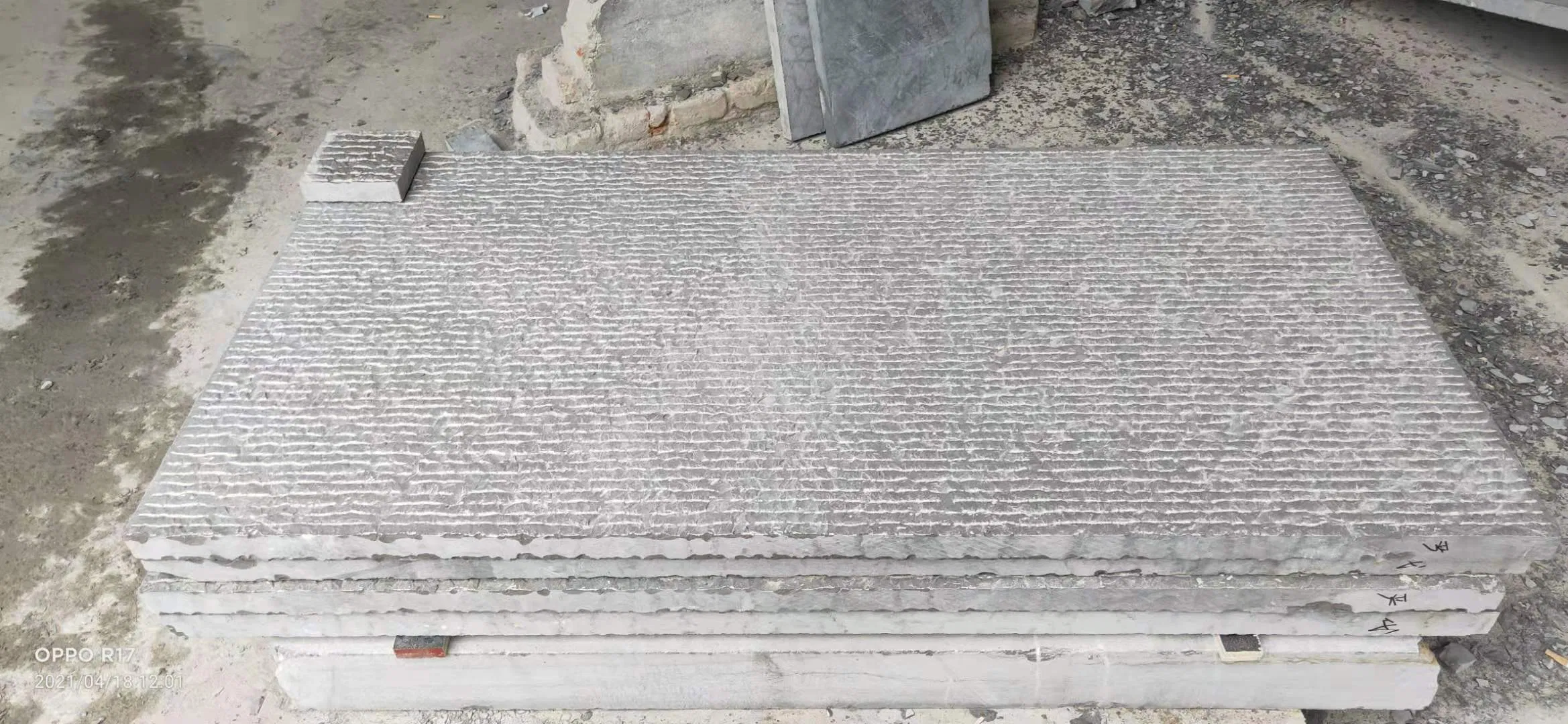 Building Material Natural Granite Flamed/Honed/Tumbled Bluestone for Floor Tiles and Paving Stone and Wall Cladding/Faca
