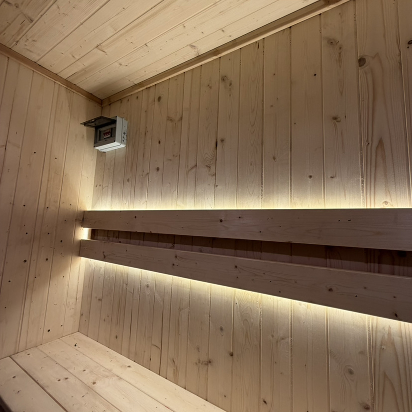 Elegant Outdoor Sauna House for 4-6 People with UV Protection Features
