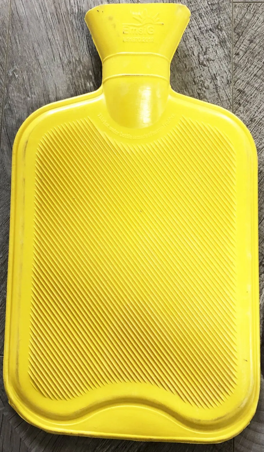 BS Standard Rubber Hot Water Bottle for Keeping Warm Hot Water Bag