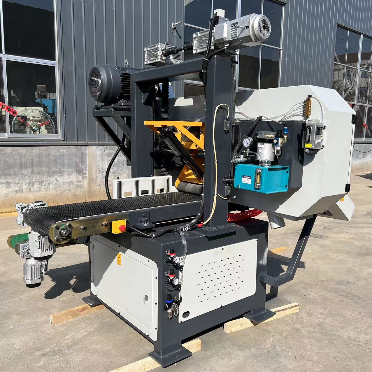 Ленточнопильный станок по дереву горизонтальный 400 мм усиленный