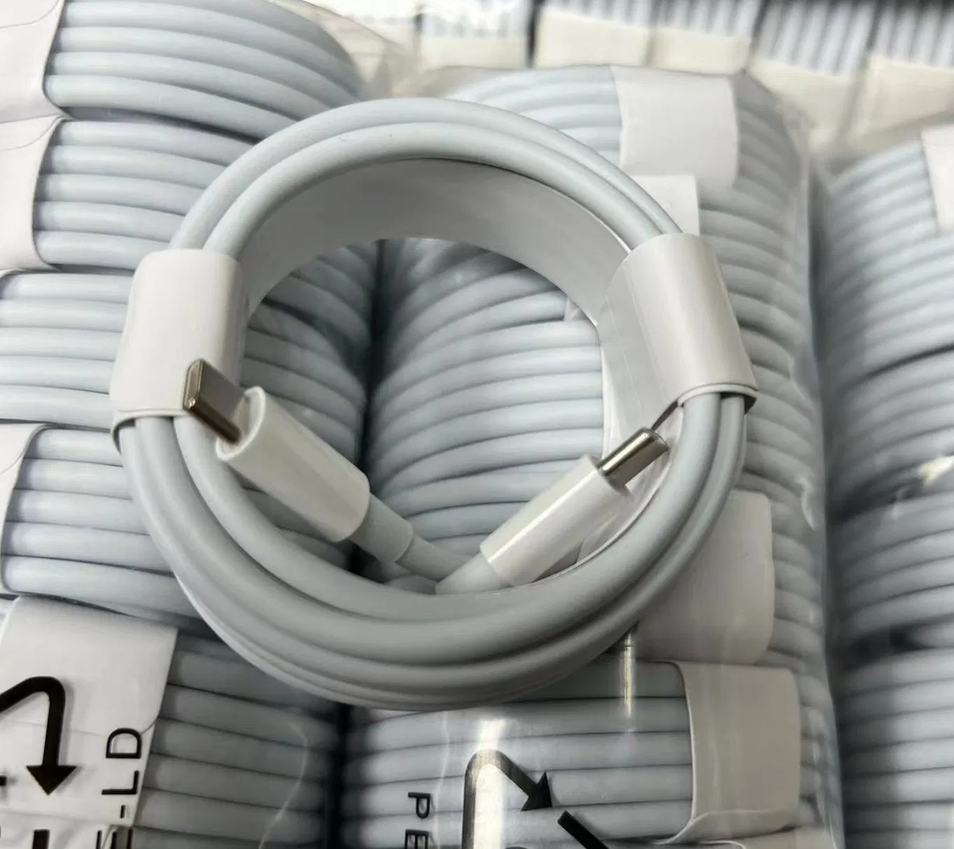 Pd20W/60W/100W TPE USB-C C to C Cable Fast Charging Type-C Connectors for IP15 Phone