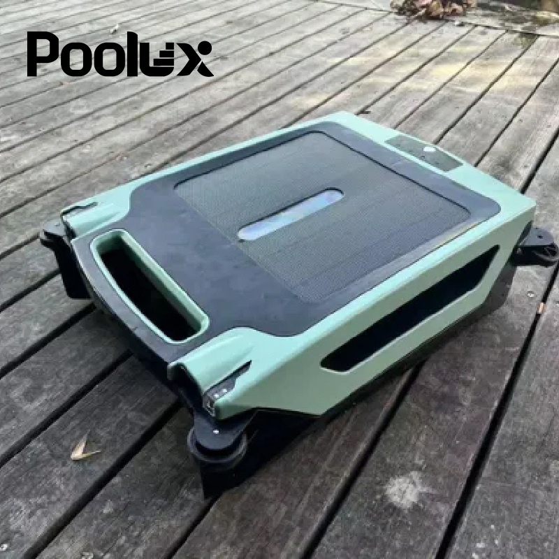 Solar Pool Skimmer Robot Vacuum Cleaner for Pool Cordless Robot Vacuum Automatic Cleaner Swimming Pool Robot Cleaner