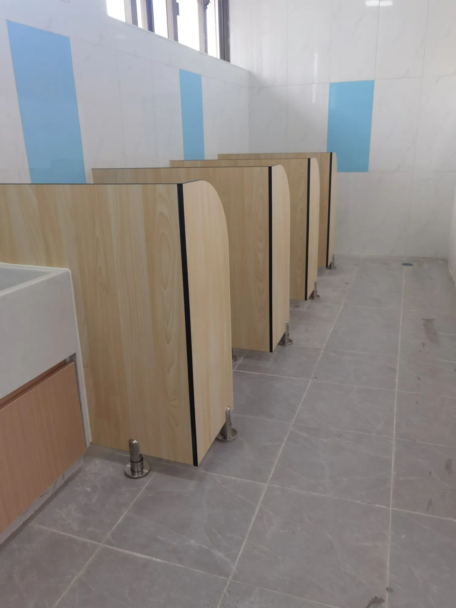 Fumeihua Kindergarten Preschool Nursery HPL Toilet Cubicles Partition