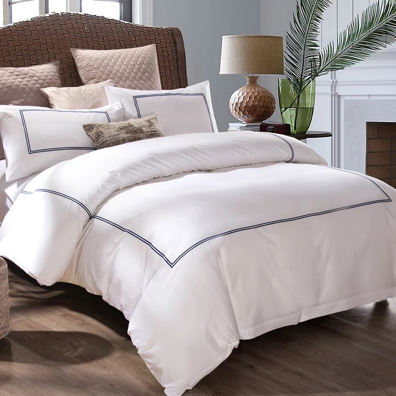 Factory Price 300tc Luxury Embroidered White Hotel Cotton Bedding Set (JRD194)