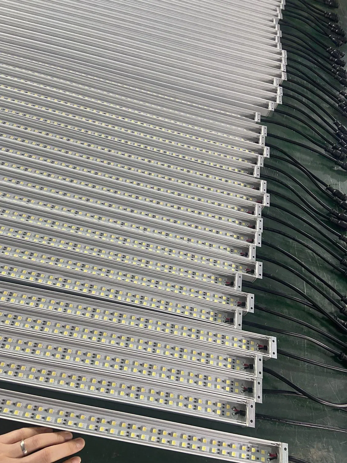 Алюминиевый светодиодный профиль IP65 24В 20Вт для улицы