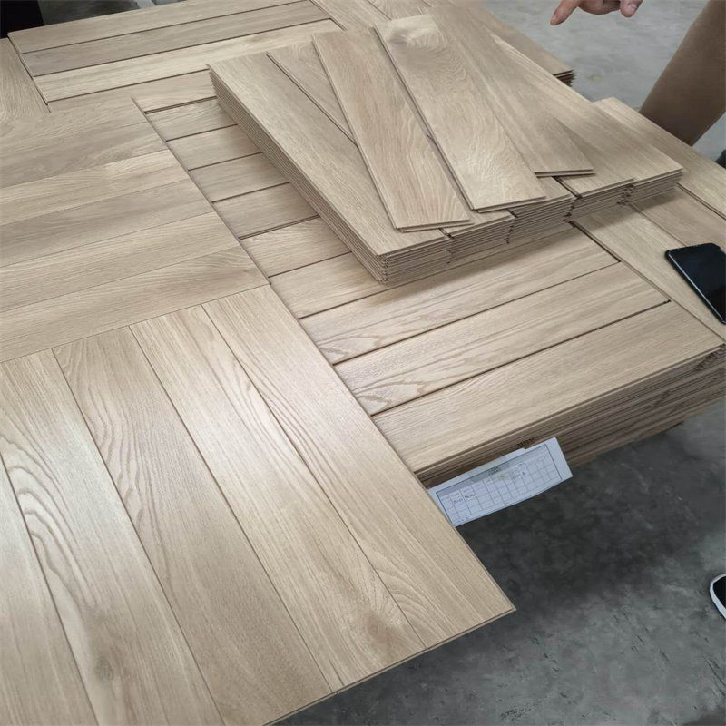 Customized OEM/ODM Herringbone Parquet Luxury Oak Wooden Flooring V-Groove/U-Groove Easy Installation PVC/Lvt/Lvp/Espc/Spc/Vinyl Plank/Tile/Tiles/Floor/Flooring