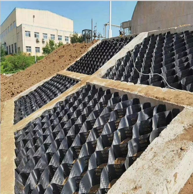 Retaining Walls Textured and Perforated HDPE Geocell Driveway for Road Construction Slope Protection