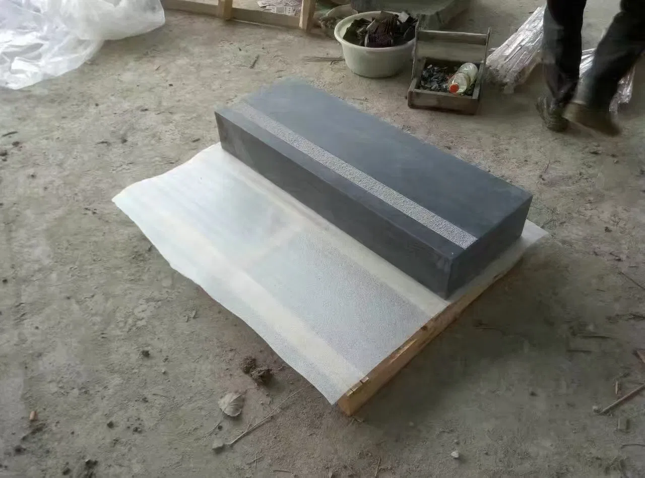Chinese Natural Dark Bluestone Antique/Sawn/Honed/Chiseled/Flamed Blue Limestone for Steps Stairs Pavers Wall Stone