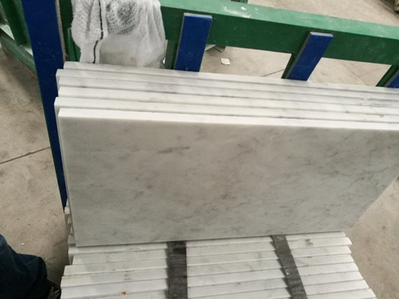 Плитка из белого каррарского мрамора для пола и стен