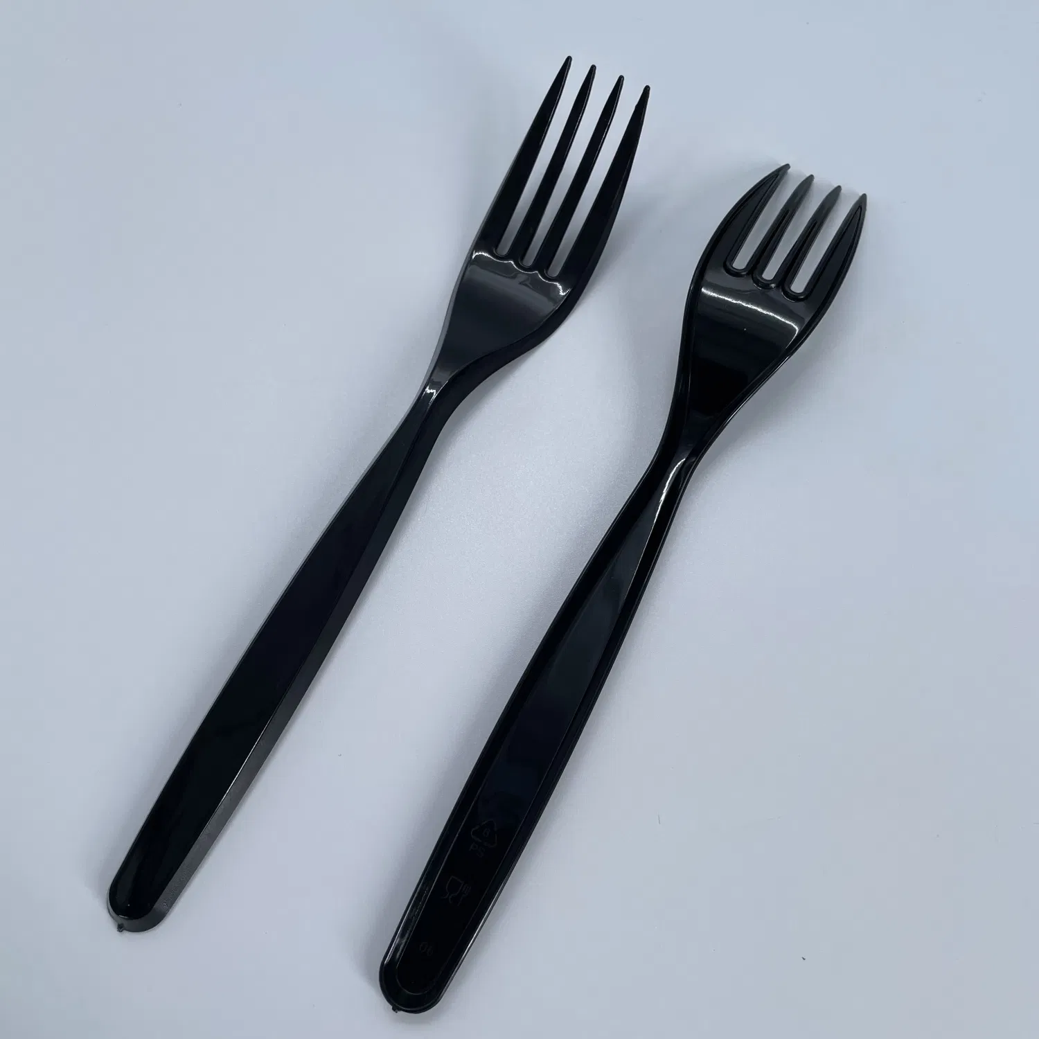 Eco-Friendly Colorful Tableware Disposable White Plastic Spoon Dessert Spoons Plastic for Traves