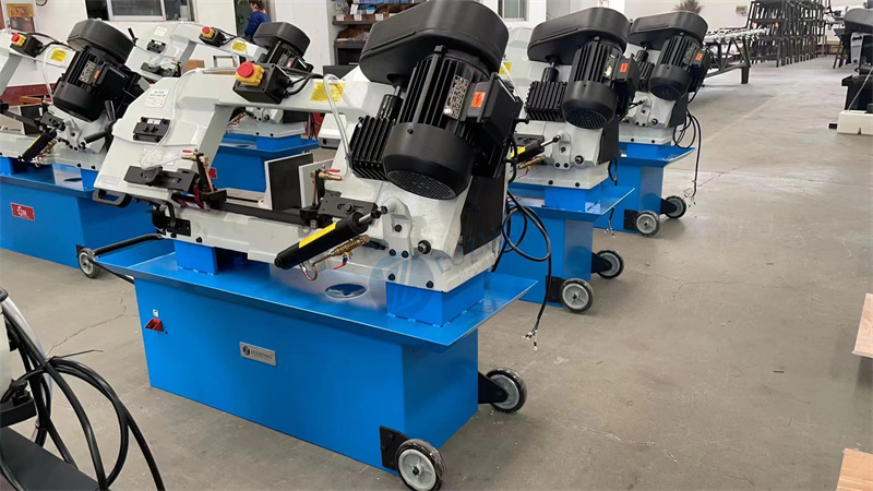 Станок ленточнопильный по металлу BS-912B