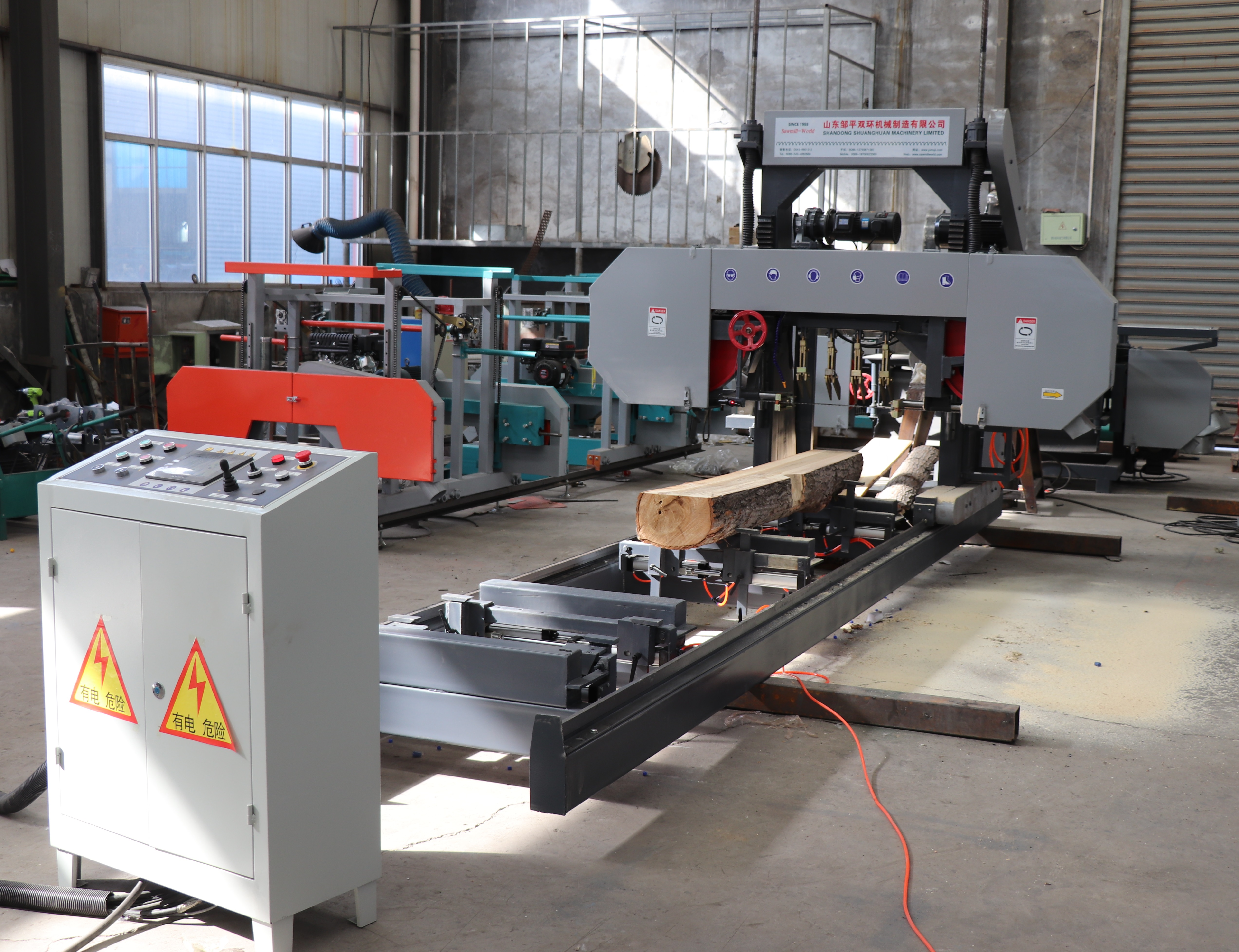 Пилорама ленточная мобильная с гидроприводом