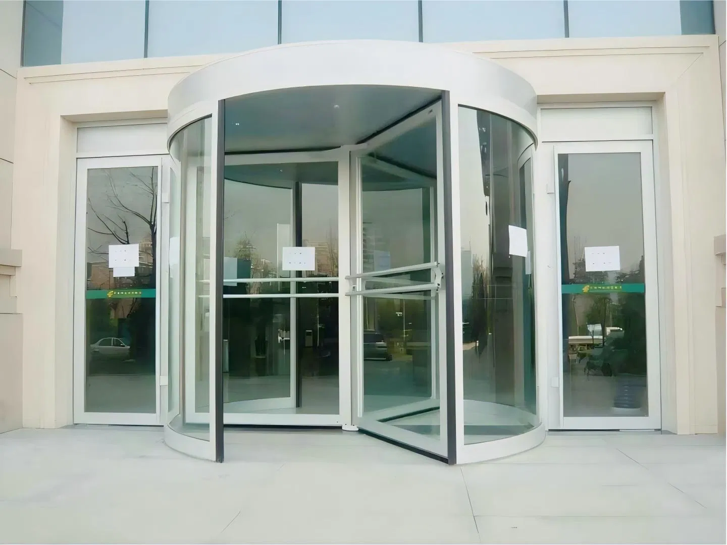 Heavy-Duty Automatic Revolving Doors for Hotels and Shopping Malls