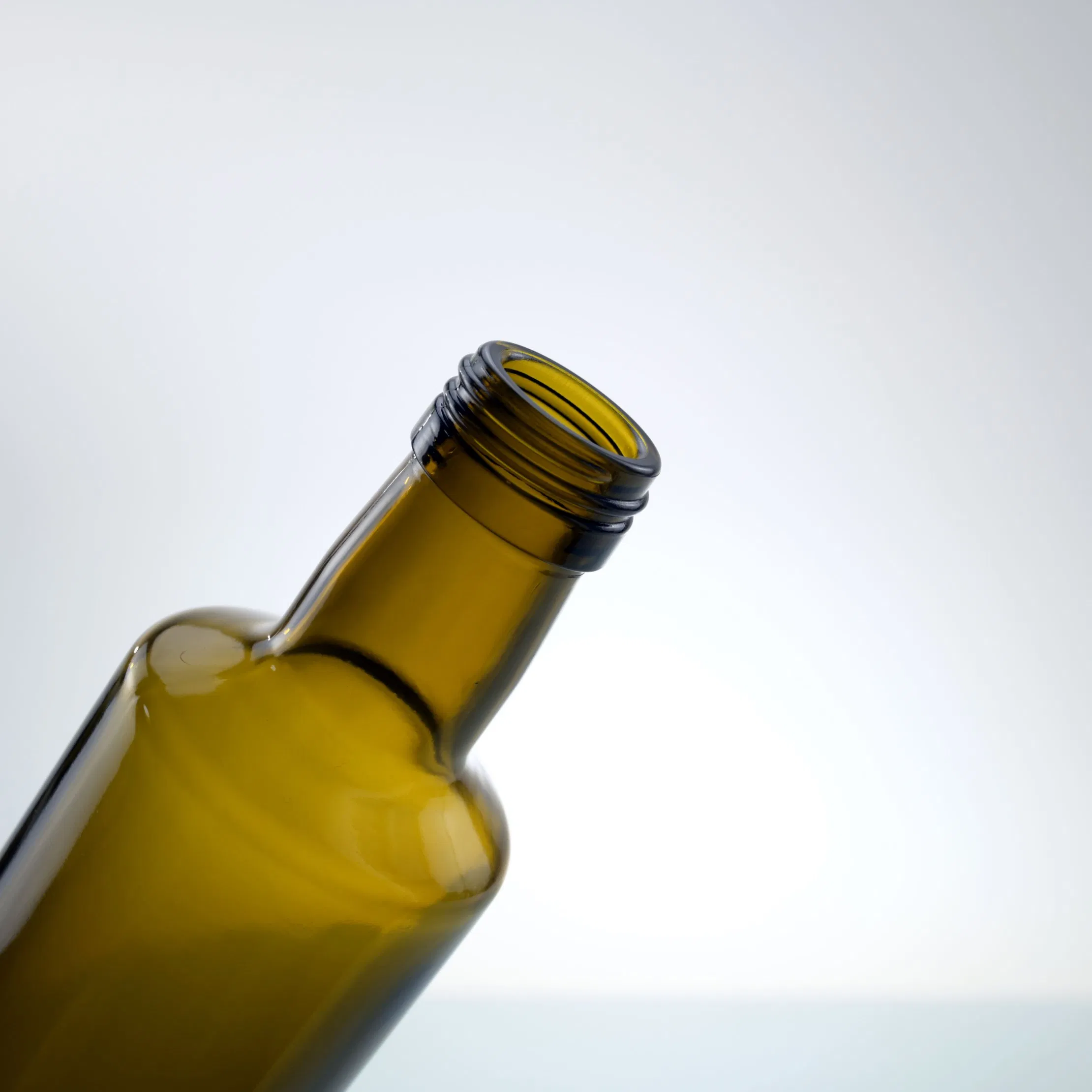 Food Grade Empty Square Round 500ml Classic Antique Green Glass Olive Oil Bottles Glass Containers with Screw Cap