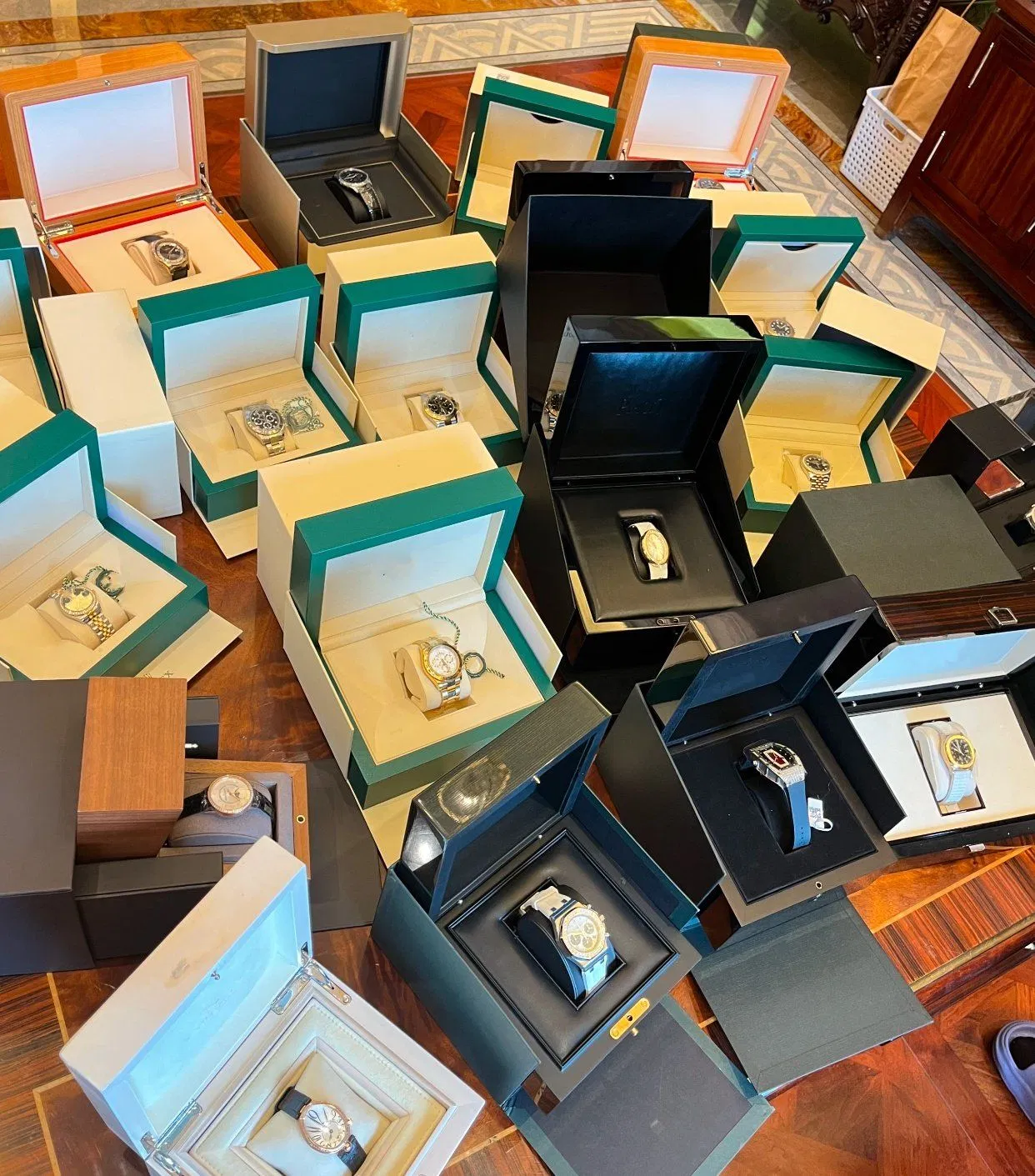 Best Choice for Resale Vs Factory Wholesale Ditona Super Clone 4131 Mechanical Watch