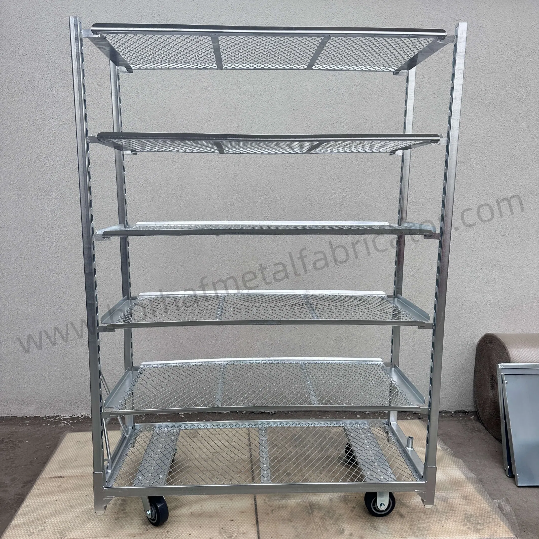Galvanized Greenhouse Nursery Transport Shipping Racks Danish Flower Trolley