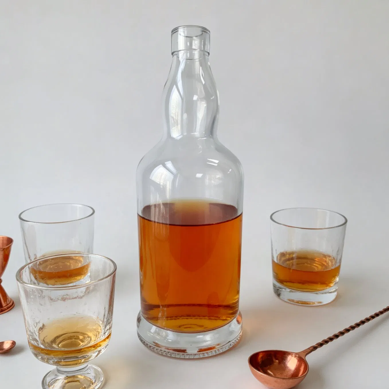 Стеклянная бутылка для виски 700 мл с логотипом