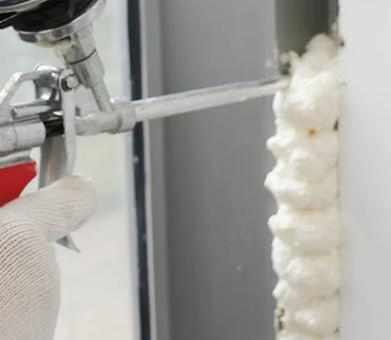 China Professional Spray Foam Insulation PU Foam for Windows and Doors Installation