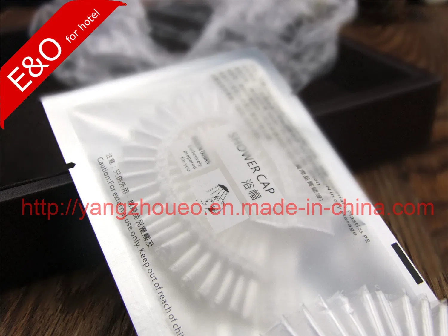 Hotel Amenities Disposable Plastic Shower Cap in Aluminum Foil Bag
