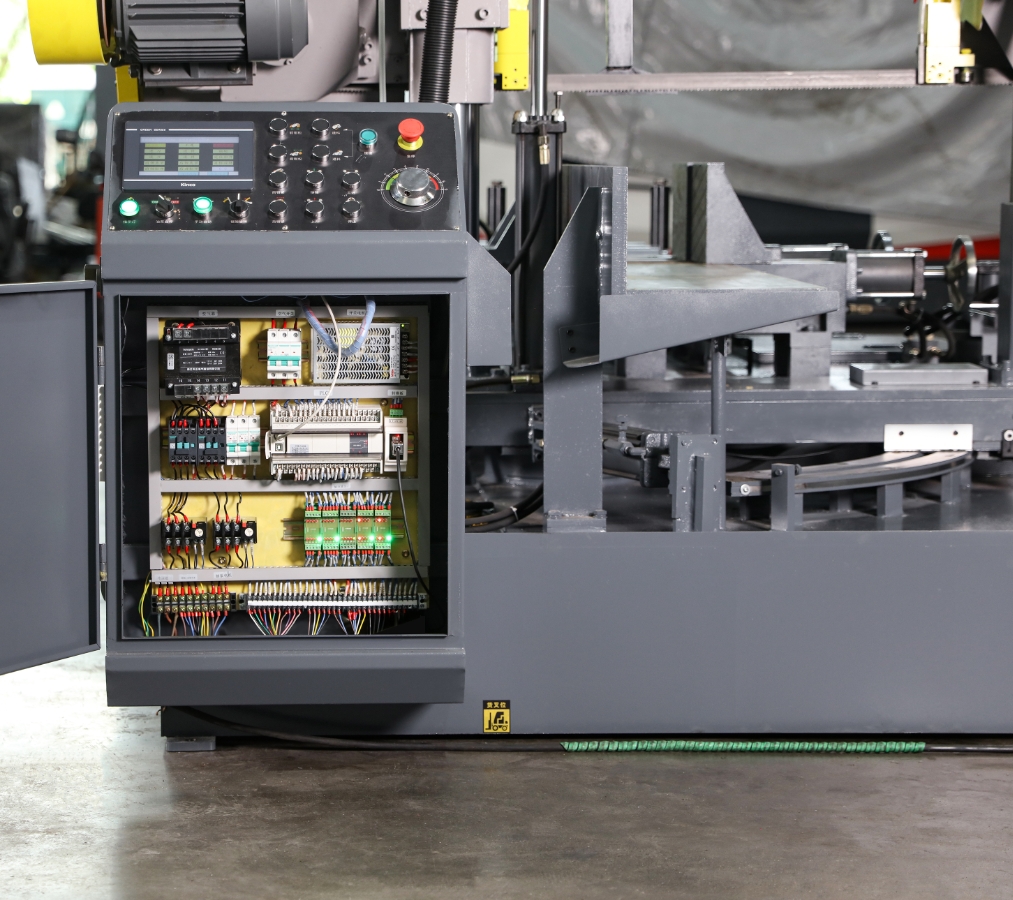 Ленточная пила по металлу полностью автоматическая с редуктором