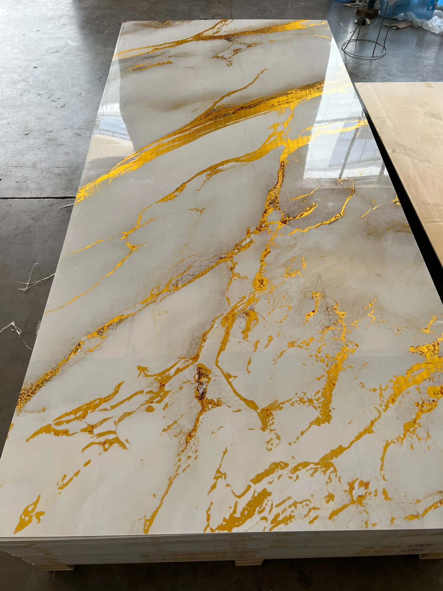 2024 Wholesale Wood Veneer Waterproof MDF Board