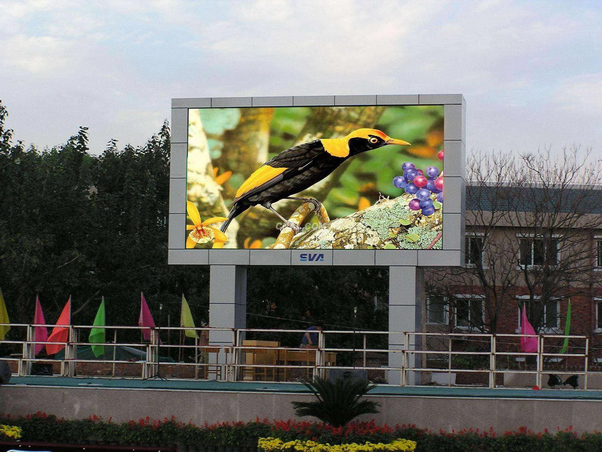 ETL Approved Waterproof LED Display Cabinet for Outdoor Use