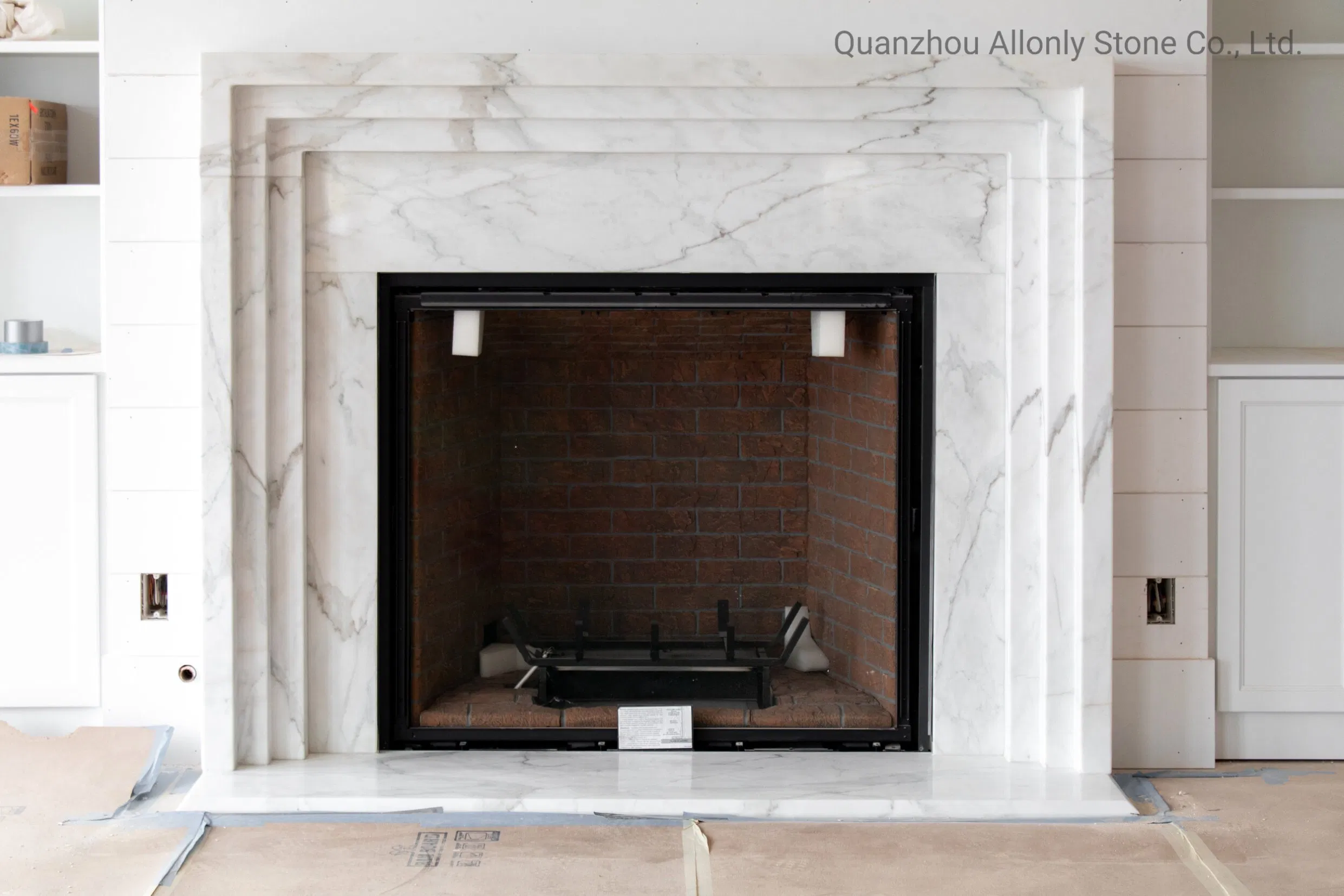Europe Style Customized Calacatta White Marble Stone Fireplace Mantel