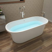 Компактная акриловая ванна для малогабаритных квартир