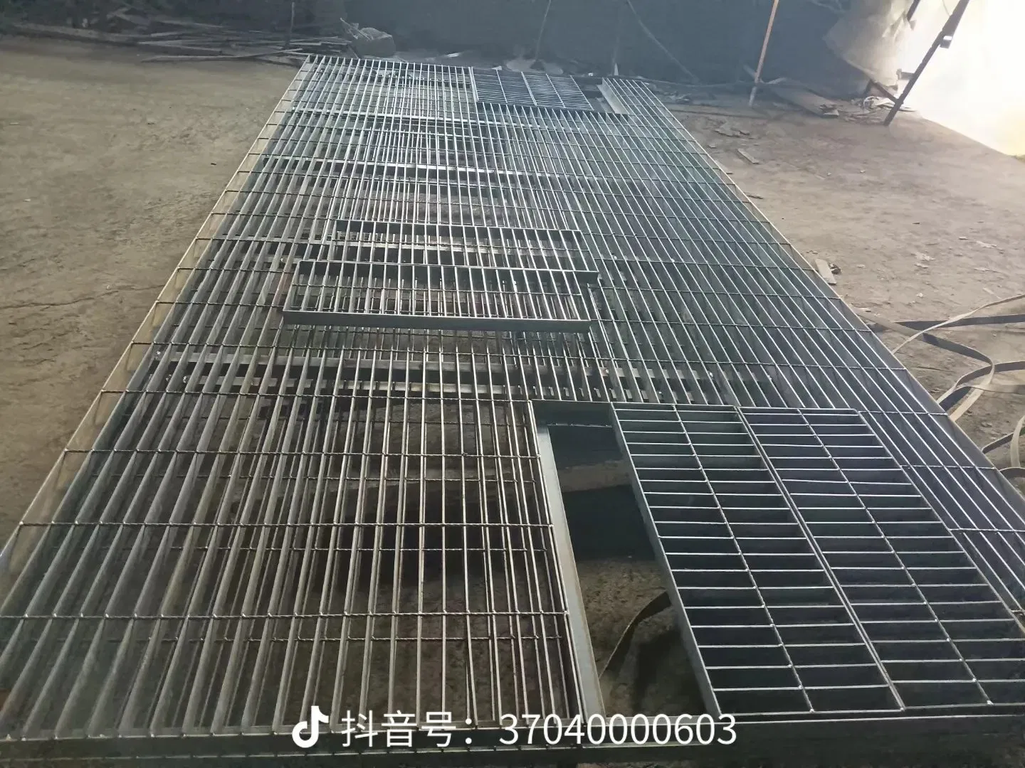 Building Material Galvanized Steel Bar Grating for Trench Cover Drainage Grating