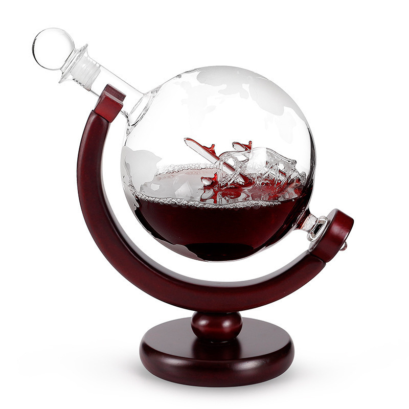 Wholesale Personalized High Borosilicate Glass Globe Whiskey Wine Decanter Set Globe Wine Glasses with Round Wooden Tray