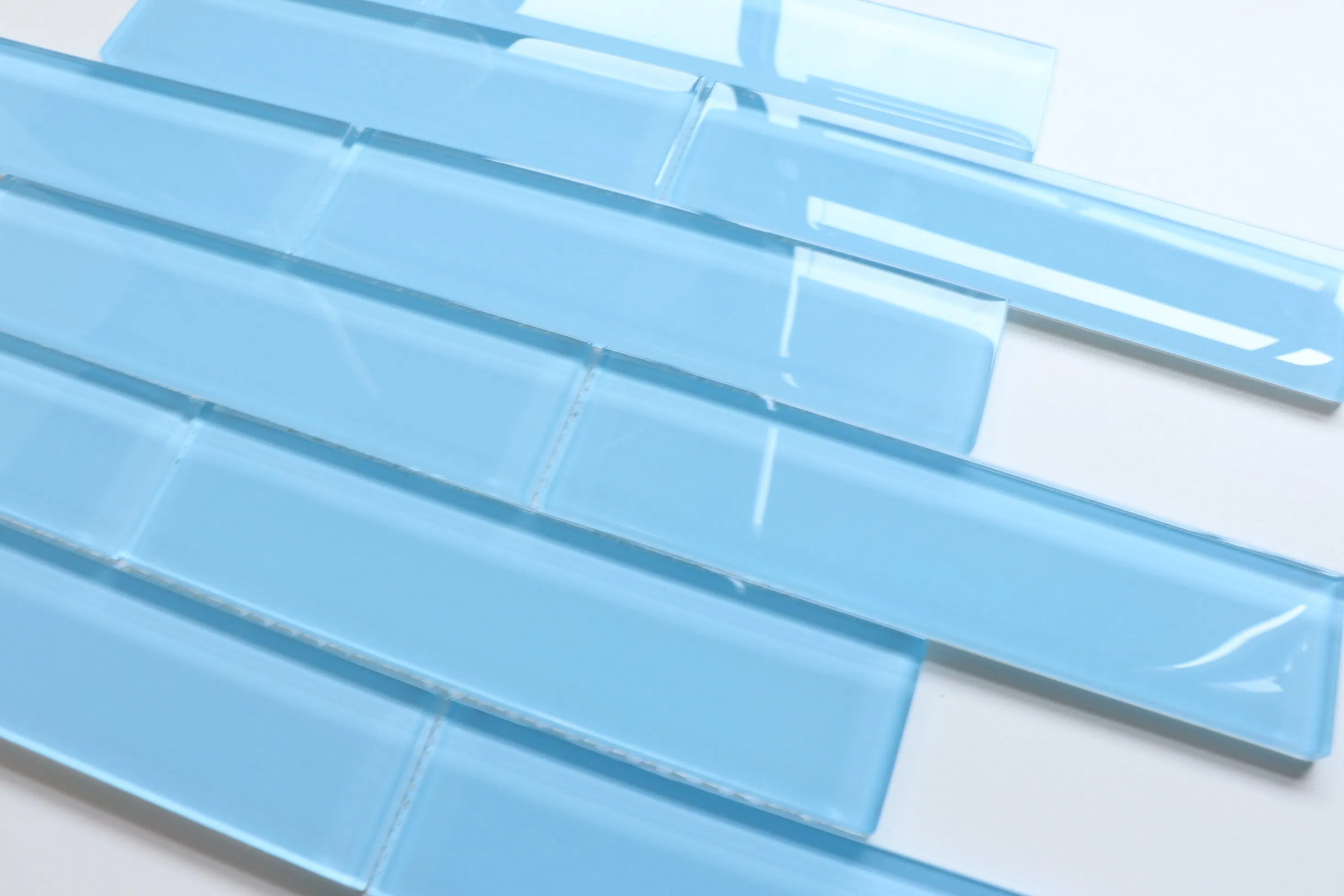 Голубая стеклянная мозаика для стен