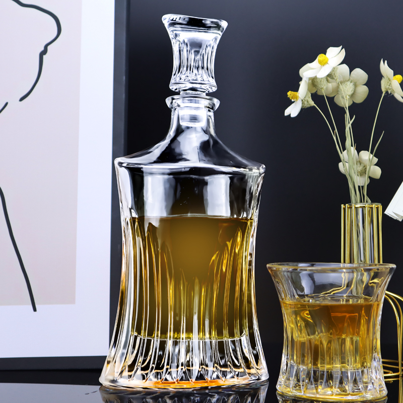 700ml Wine Glass Vodka Liquor Whisky Decanter with Glass Lid
