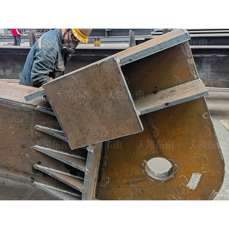 Customizable Steel Buildings for Large-Scale Industrial Park Projects