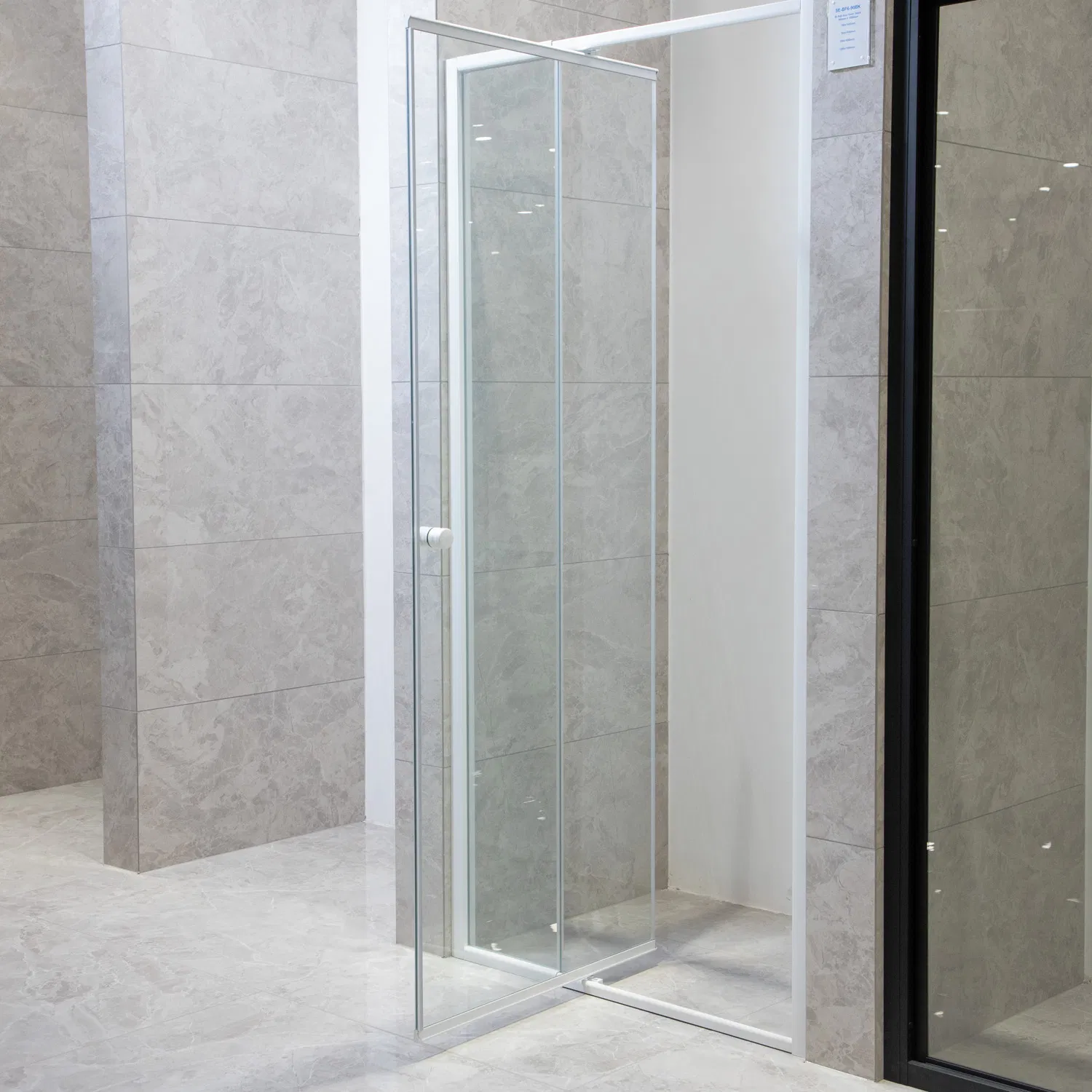 Classic Bathroom Shower Enclosure with Frosted Glass and Hinge Door