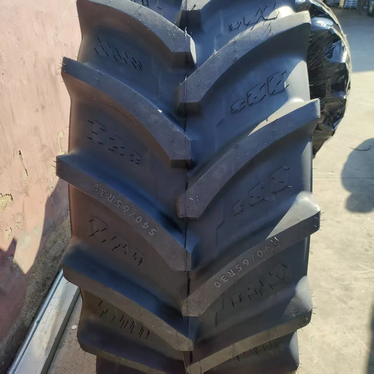 540/65R30 Шина для сельскохозяйственного трактора